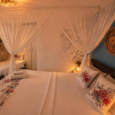 Usta X Cirak Butik Hotel *
